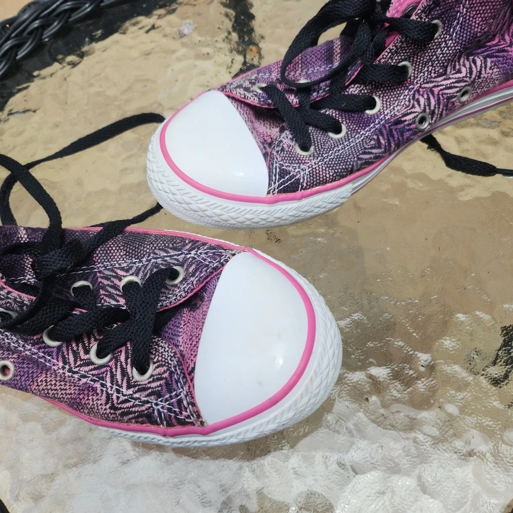 Converse Junior Chuck Taylor All Stars Size 5 Purple Pink Note: Worn Logo Patch